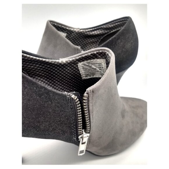 Dexaflex Gray Suede Ankle Boots - Picture 4 of 5